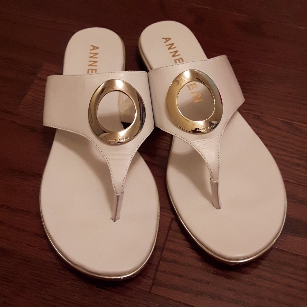 🛍️ Anne Klein genuine leather sandals